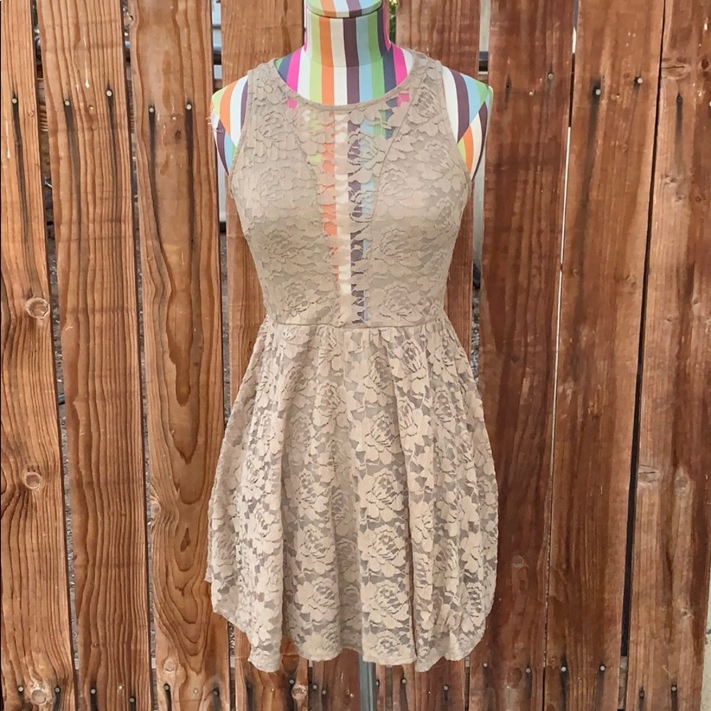 Finn & Clover Sleeveless Lace Mini Dress 0194